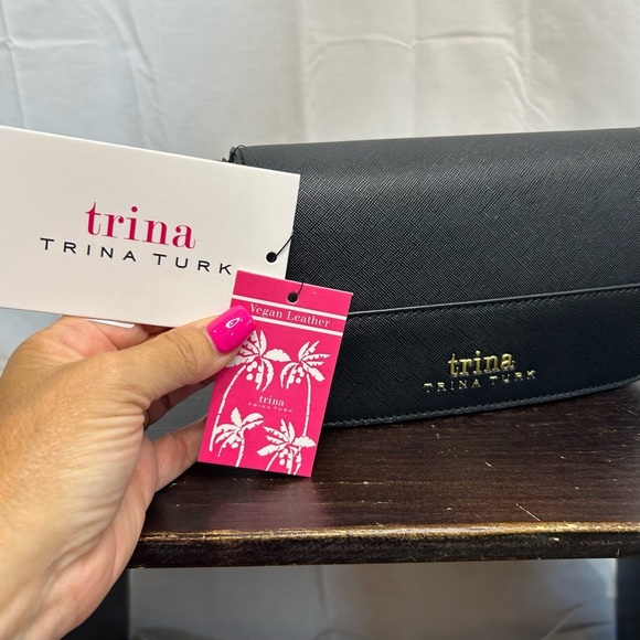 Trina Turk Black Clutch NEW - Picture 6 of 7